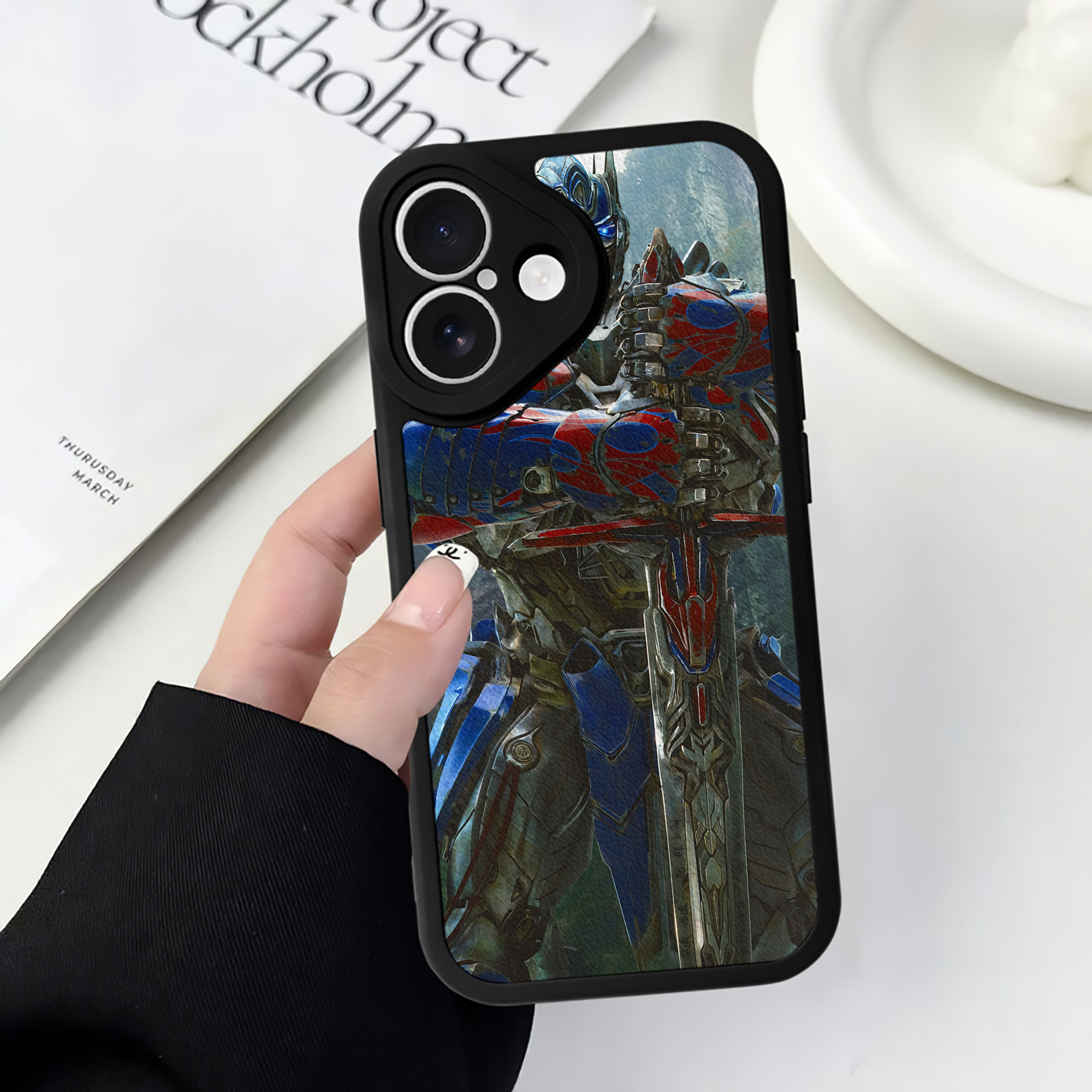 （画像用） Transformers トランスフォーマー 【iPhone 16シリーズ対応】シリコンスマホケース（レザー調） 材質：シリコン